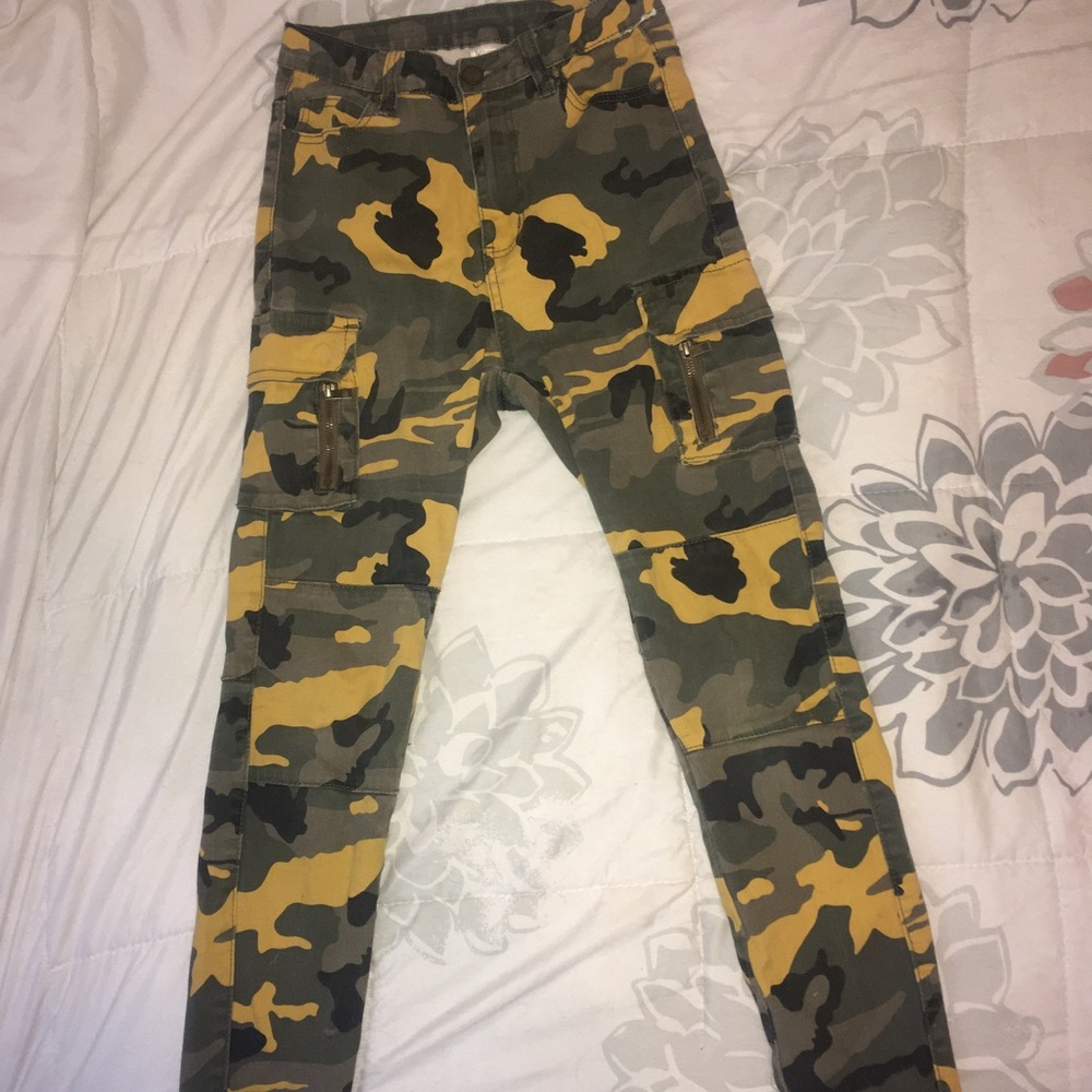 Skinny cargo pants